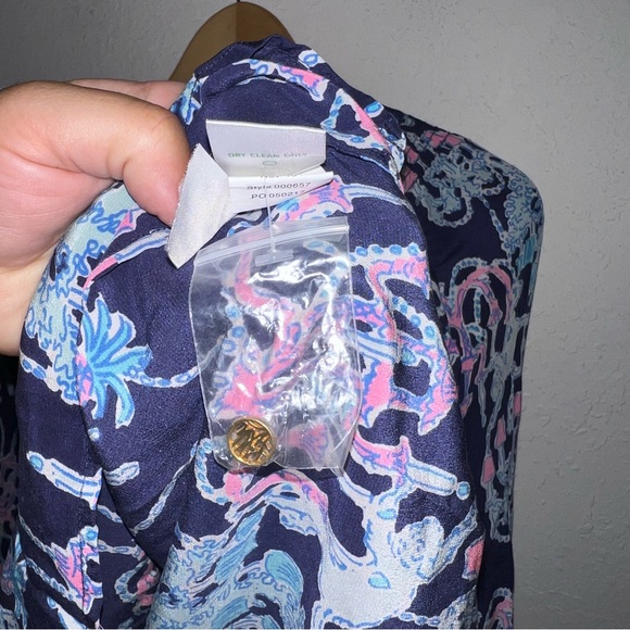 Lilly Pulitzer BNWOT Elsa 100% Silk Top Bright Navy Pop up Monkey Trouble Small - Picture 7 of 12